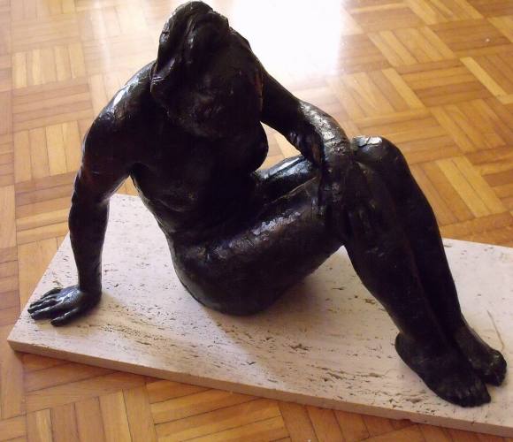 Martin Duque. Impressionist Female Sculpture. In bronze. Travertine marble base. 37x51x25cm.